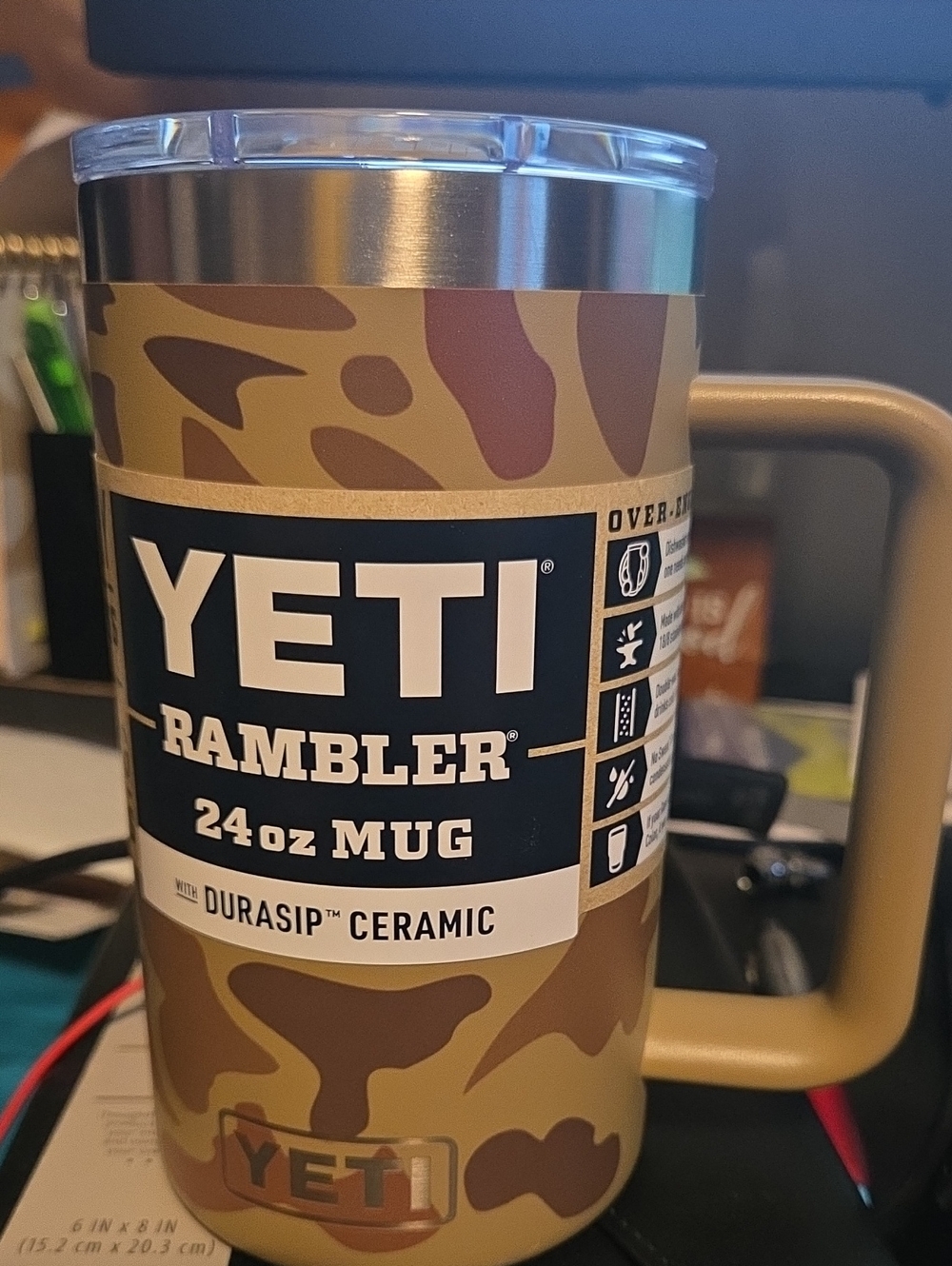 YETI Rambler 24oz Mug in Camo